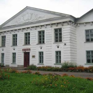 Средняя школа в поселке Новосельском