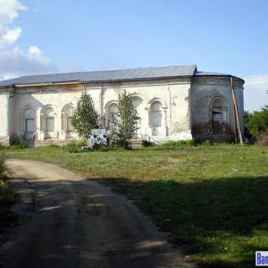 Ильинская церковь. Купола разрушены в 1956 году. Сейчас сельский клуб. Фото В. Наумовой.