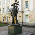 Памятник М. В. Исаковскому