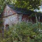 Старое строение, август 2013 г. Фото: Анатолий Максимов.