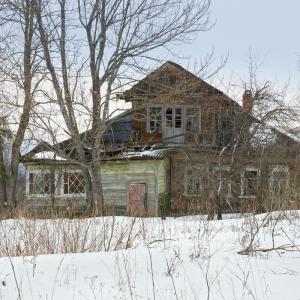 Дом с мезонином в Дубровке. Март 2015 г. Фото: Анатолий Максимов.