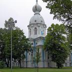 Одна из церквей Смольного монастыря, вид от Смольного собора. Июнь 2015 г. Фото: А. Востриков.