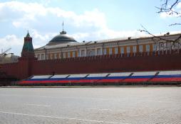 Сенатская башня Кремля. 29 апреля 2014 г. (Красная площадь перед празднованием 1 Мая). Фото: А. Востриков.