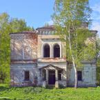 Двухэтажный каменный дом, май 2014 г. Фото: Анатолий Максимов.