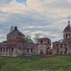 Скорбященская церковь, за ней справа храм Воскресения Христова. Май 2014 г. Фото: А. Максимов.