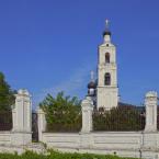 Крестовоздвиженскую церковь (Свердлово), вид со стороны колокольни. Май 2014 г. Фото: Анатолий Максимов. 