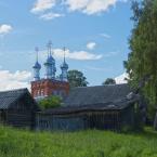 Деревня Пальцево, вид на храм Спаса Нерукотворного Образа. Июль 2017 г. Фото: Анатолий Максимов. 