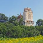 Вид на церковь со стороны колокольни. Июнь 2014 г. Фото: Анатолий Максимов.
