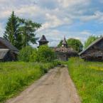 Село Медведиха, вид на часовню Успения Богородицы. Июнь 2016 г. Фото: Анатолий Максимов.