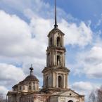 Преображенская церковь, вид со стороны колокольни. Апрель 2012 г. Фото: Анатолий Максимов.