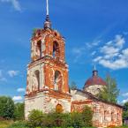 Церковь Зачатия Анны в деревне Зобнино, вид со стороны колокольни. Август 2014 г. Фото: Анатолий Максимов.